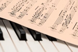 Learning piano by ourselves