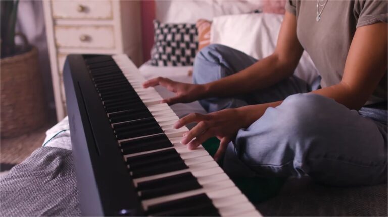 Roland FP-10 piano